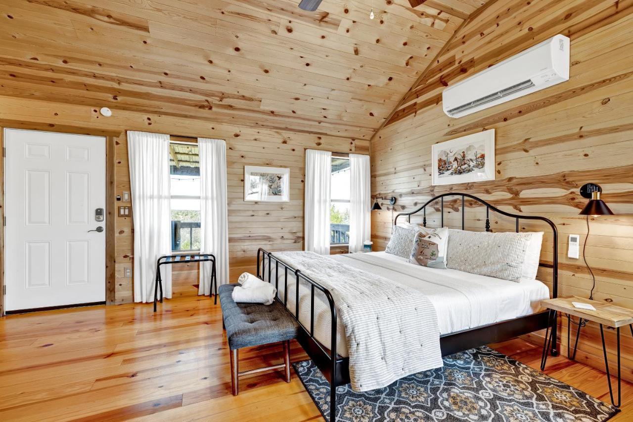 Rocky Ridge Cedar Cabin With Hot Tub & Amazing Views Crabapple ภายนอก รูปภาพ