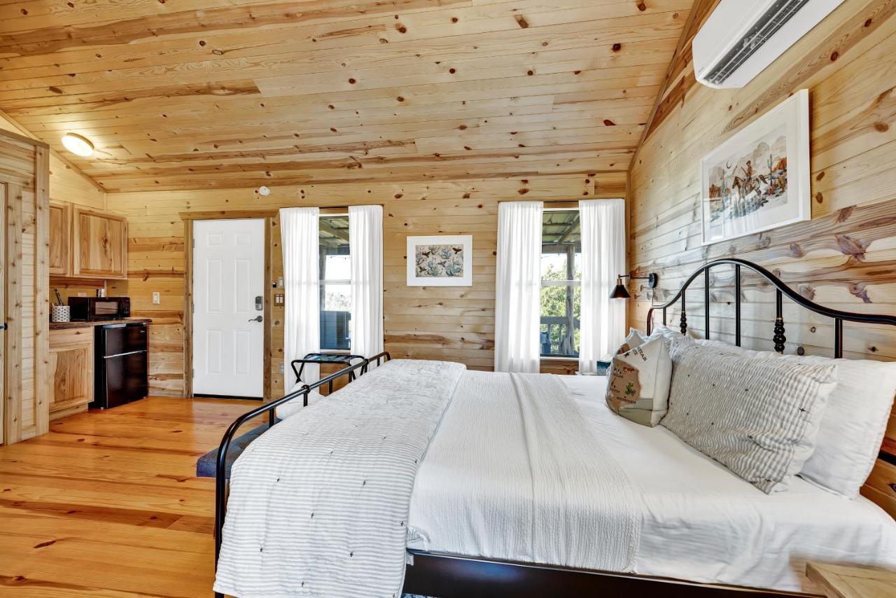Rocky Ridge Cedar Cabin With Hot Tub & Amazing Views Crabapple ภายนอก รูปภาพ