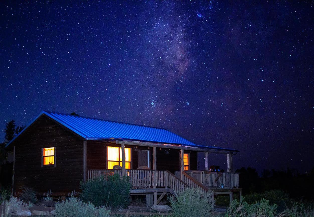 Rocky Ridge Cedar Cabin With Hot Tub & Amazing Views Crabapple ภายนอก รูปภาพ